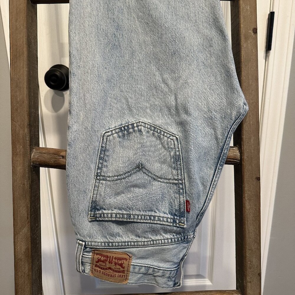 Levi Low Pro Straight